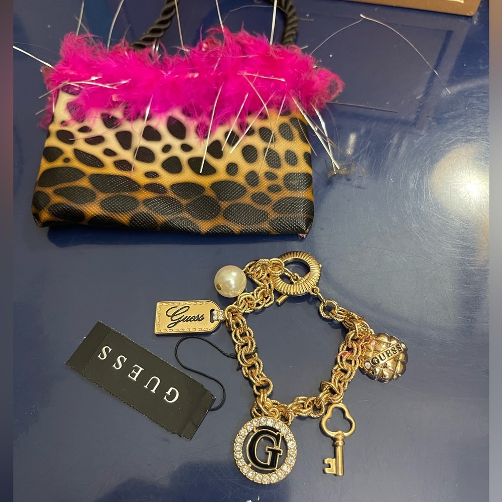 NWT GUESS BRACELET